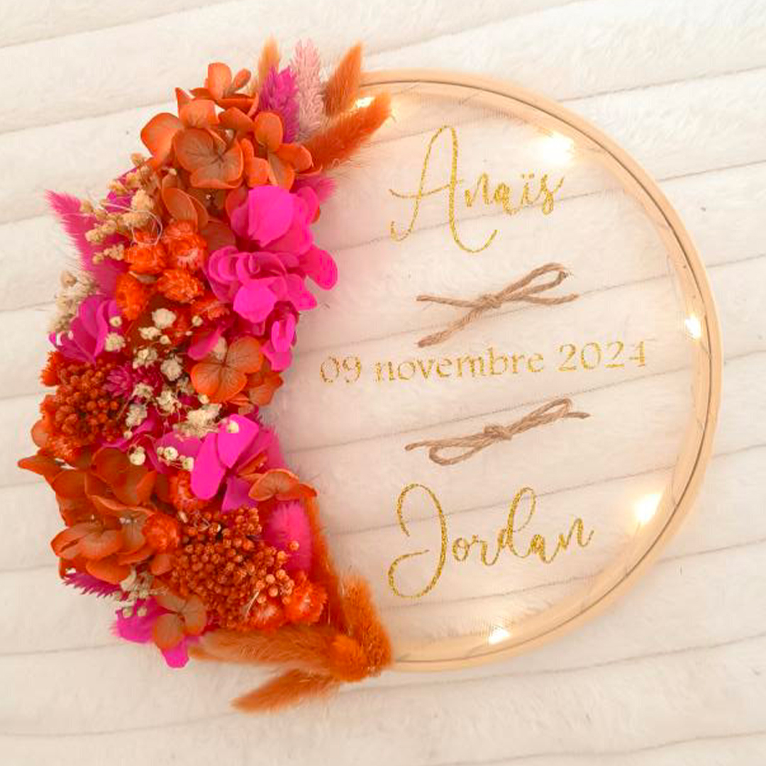 porte alliance personnalisé en fleurs séchées pour mariage fuchsia et orange