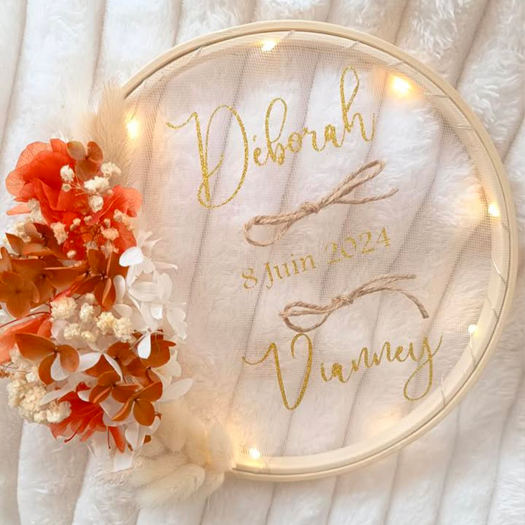 porte alliance personnalisé en fleurs séchées pour cérémonie mariage