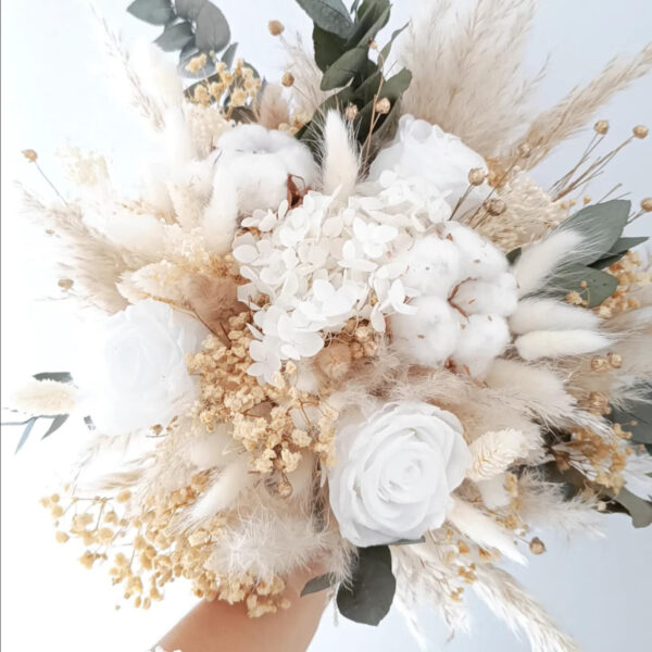 Bouquet de mariée en fleurs séchées de couleur vert et blanc pour mariage