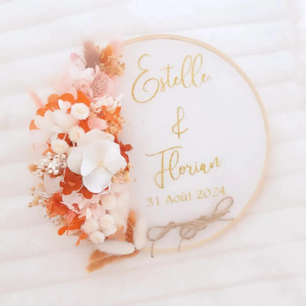porte alliance personnalisé en fleurs séchées pour cérémonie mariage de couleur rose et terracotta