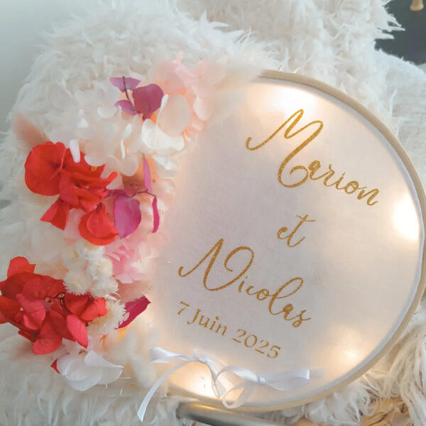 porte alliance personnalisé en fleurs séchées pour cérémonie mariage
