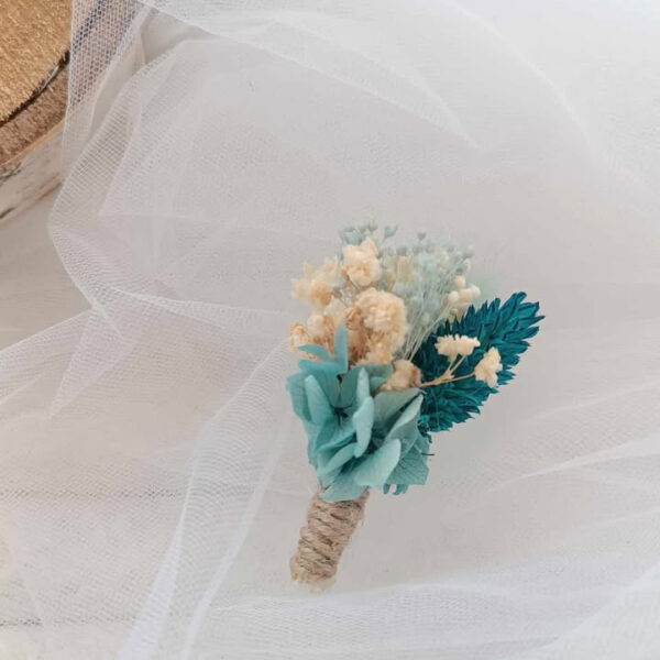 boutonnière homme et témoin en fleurs séchées bleu ciel