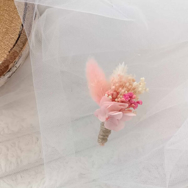 boutonnière mariage homme et témoin en fleurs séchées blanc et rose