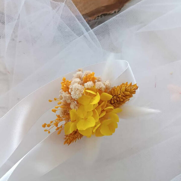 bracelet poignée sur tissu satin en fleurs séchées jaune pour femme mariage