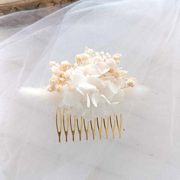 peigne cheveux en fleurs séchées blanc pour coiffure femme mariage