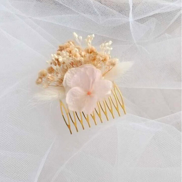 peigne cheveux en fleurs séchées pour coiffure femme mariage