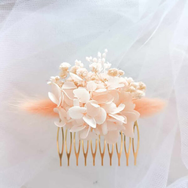 peigne cheveux en fleurs séchées rose poudré pour coiffure femme mariage