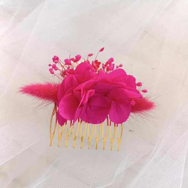 peigne cheveux en fleurs séchées fuchsia pour coiffure femme mariage