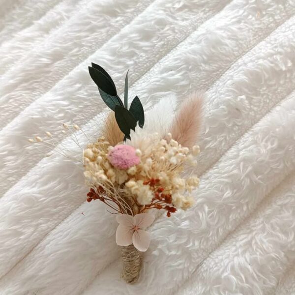 boutonnière homme et témoin pour mariage en fleurs séchées