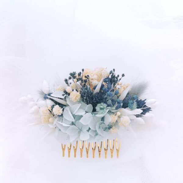 peigne cheveux mariage en fleurs séchées bleu et eucalyptus