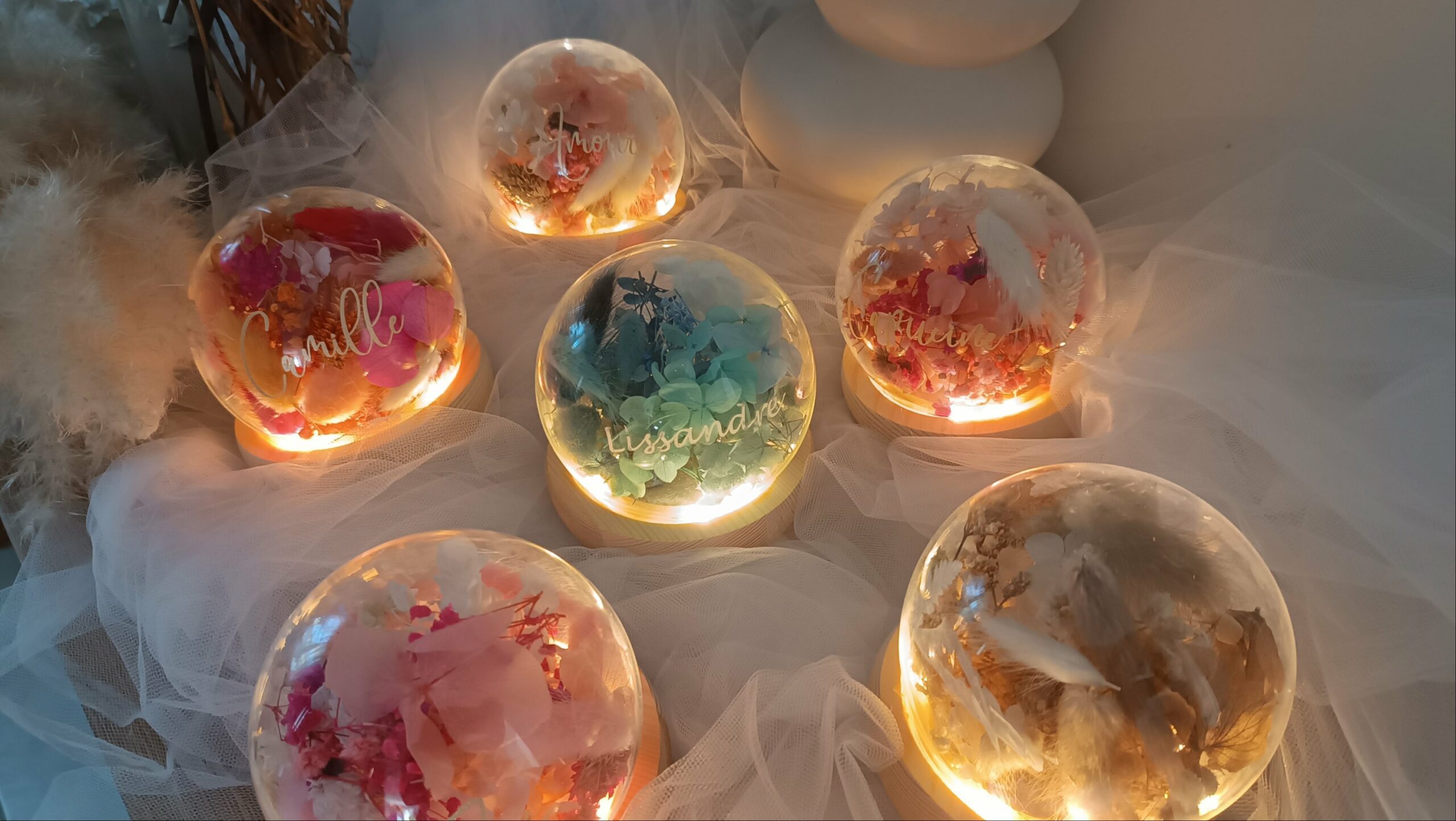 Veilleuse enfant bébé - La dormeuse lumineuse en fleurs séchées terracotta – Image 17