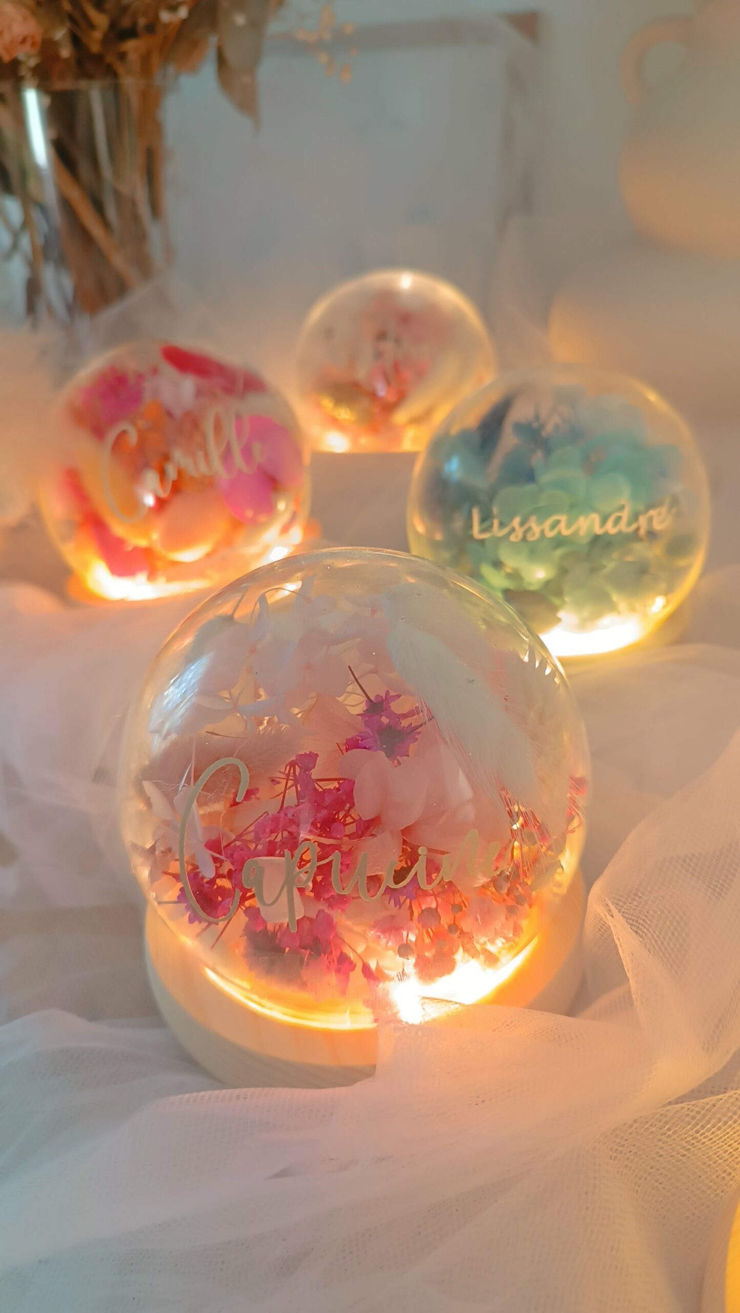 Veilleuse enfant bébé - La dormeuse lumineuse en fleurs séchées terracotta – Image 2