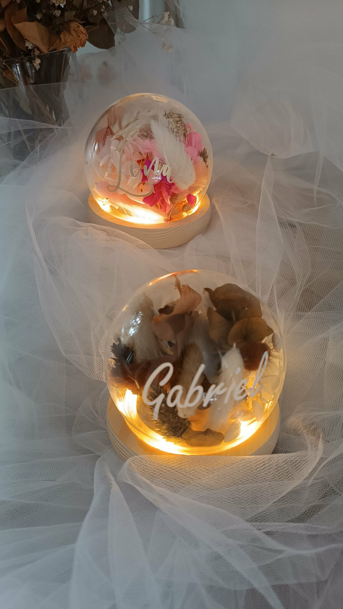 Veilleuse enfant bébé - La dormeuse lumineuse en fleurs séchées rose – Image 5