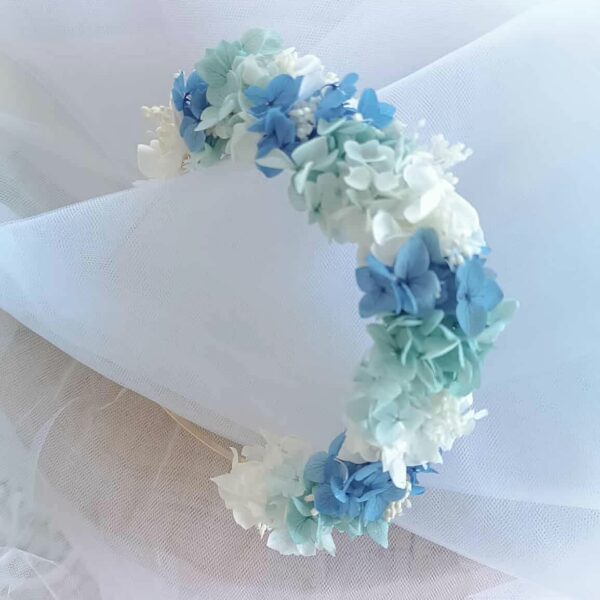 serre tête en fleurs séchées bleu et blanc mariage et accessoire cheveux bapteme