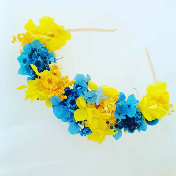 serre tête en fleurs séchées pour mariage ou baptême thème jaune et bleu dolce vita italie