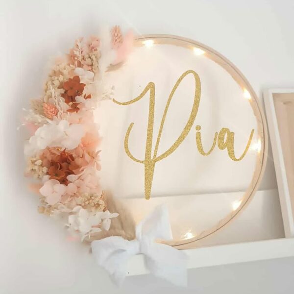 couronne de fleurs séchées personnalisé avec prénom - Cadeau anniversaire et baptême , noël ou pour décoration de la chambre enfant