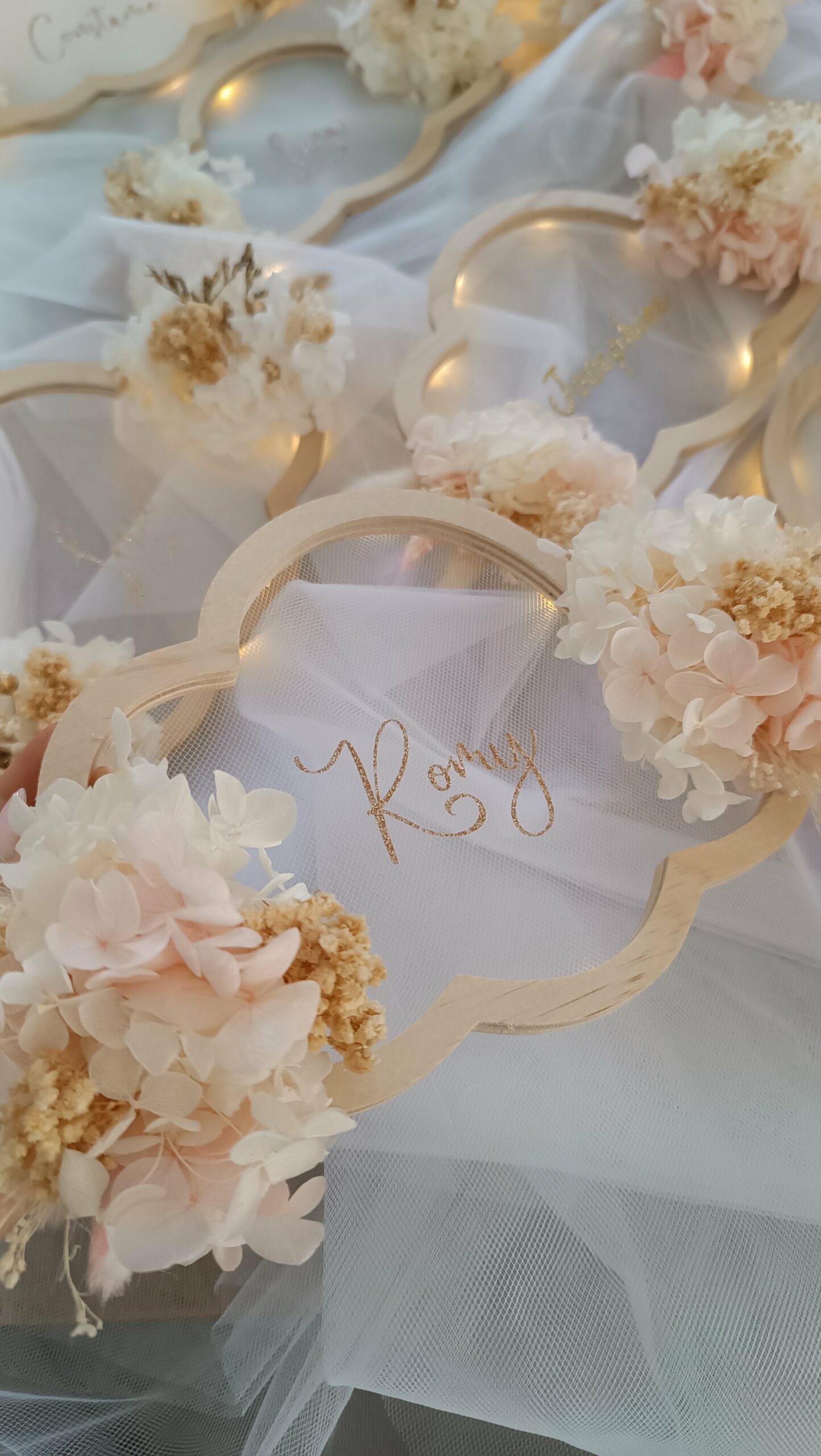Décoration chambre bébé personnalisée – Nuage en bois avec prénom personnalisé en fleurs séchées – Idée cadeau naissance ou baptême noël – Image 5