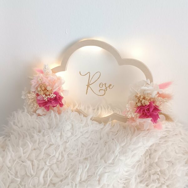 Décoration chambre bébé personnalisée – Nuage en bois avec prénom personnalisé en fleurs séchées – Idée cadeau naissance ou baptême noël