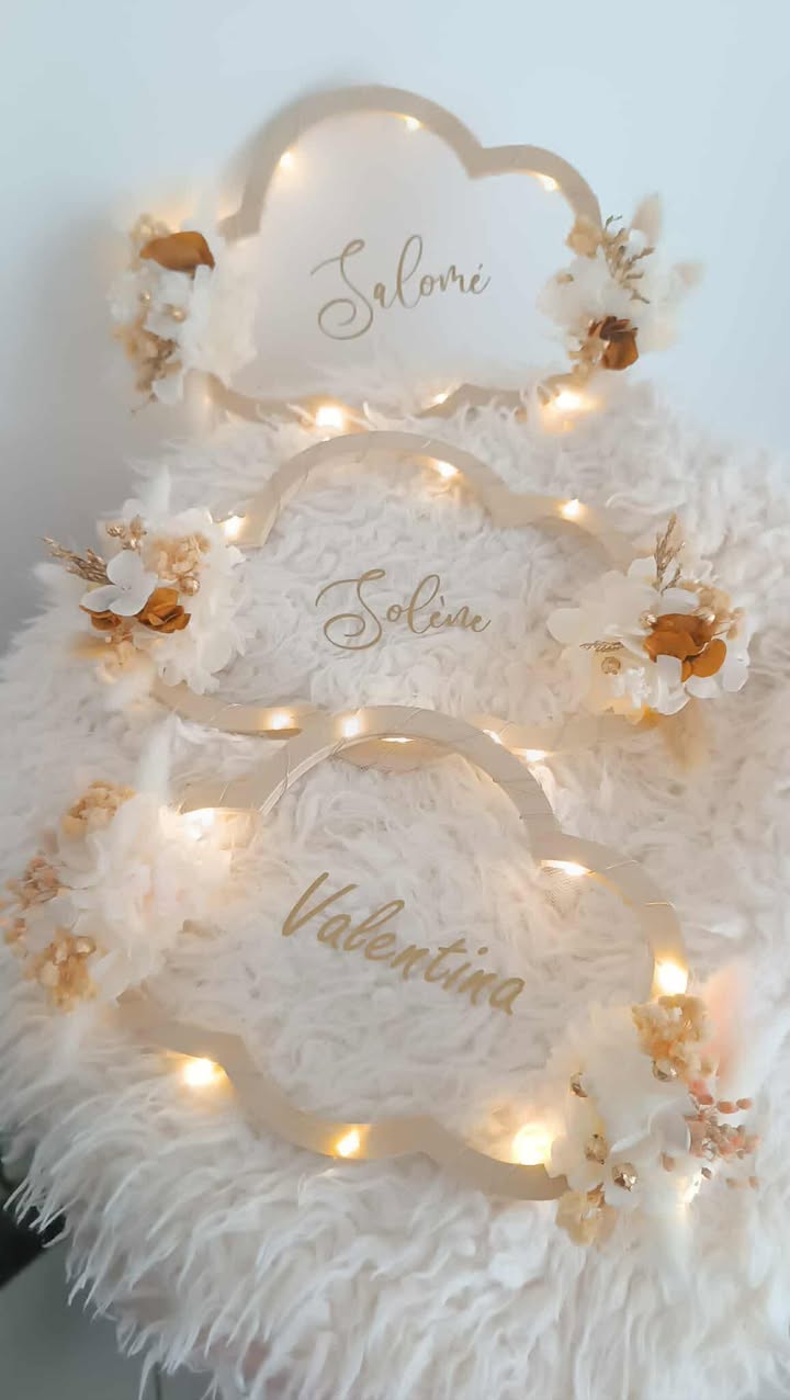 Décoration chambre bébé personnalisée – Nuage en bois avec prénom personnalisé en fleurs séchées – Idée cadeau naissance ou baptême noël – Image 6