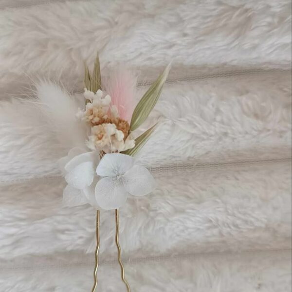pics à cheveux en fleur séchées pour mariage